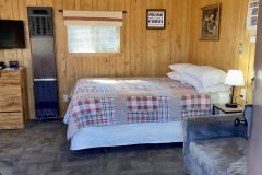 Cabin 3 queen bed