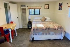 Cabin 4 queen bed all season