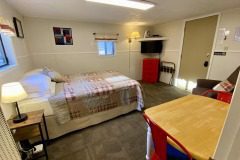 Cabin 4 queen bed