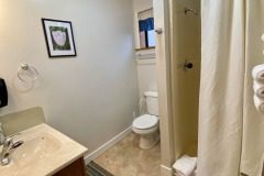 Cabin 7 bathroom