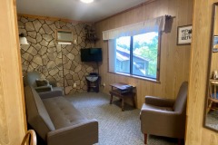 Cabin 7 living room w/futon