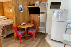Cabin 9 dining table